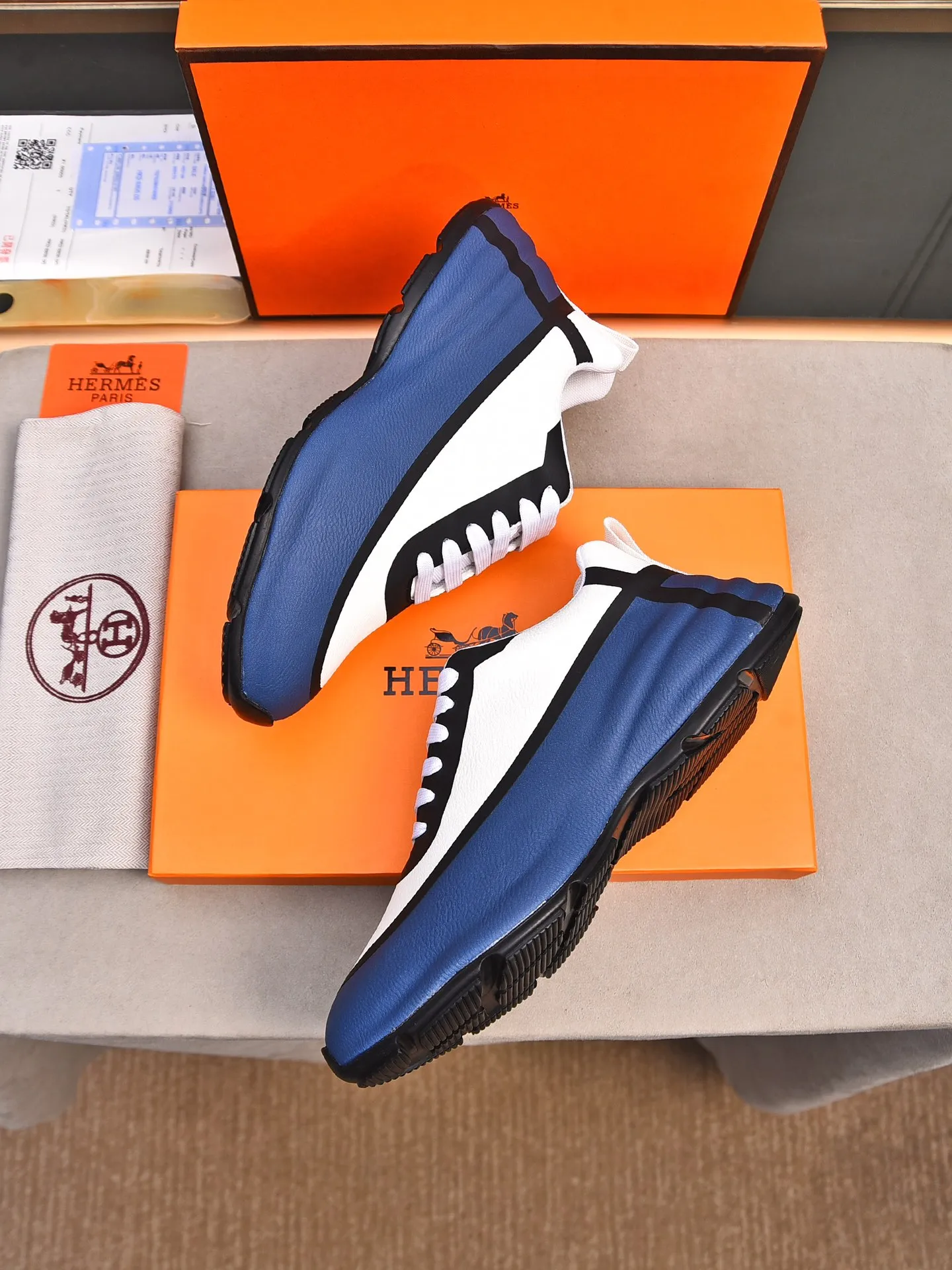 Men's shoes 💰560 [Hermes] New sports shoes Hermès are the most comfortable shoes, no one else⃣️, very light on the feet and very good-looking, you will not feel tired when you go shopping and running around 👍 Very light and comfortable, extremely light, suitable for both sports and leisure, and feel great when stepping on them! It’s up to you to choose, there’s always what you want~ ✔️Material: imported first-layer cowhide ✔️Inner lining: breathable mesh ✔️Outsole: genuine leather bottom ✔️Size: Men’s 38-44 (45 custom-made)